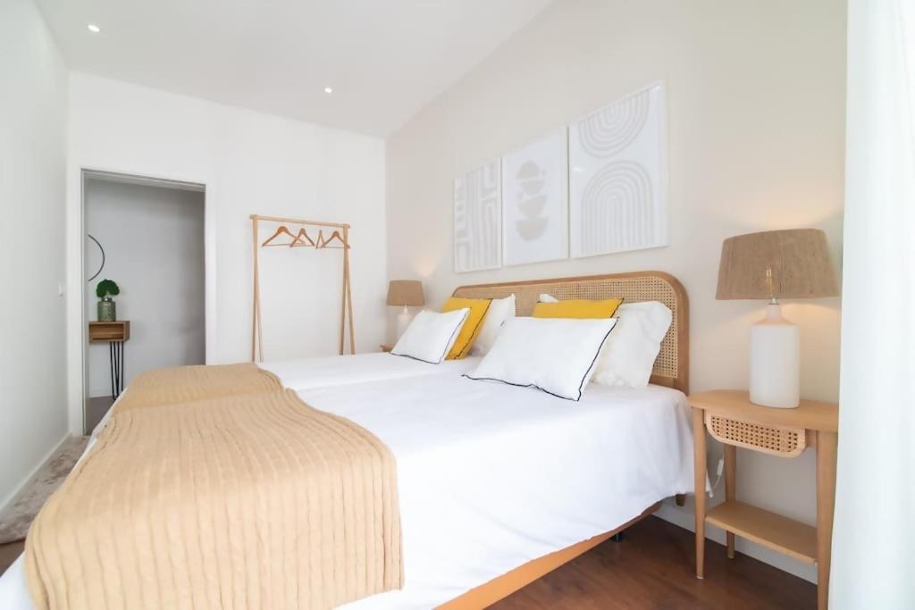 Cozy Sea View Apartment Near City & Airport Ponta Delgada Buitenkant foto